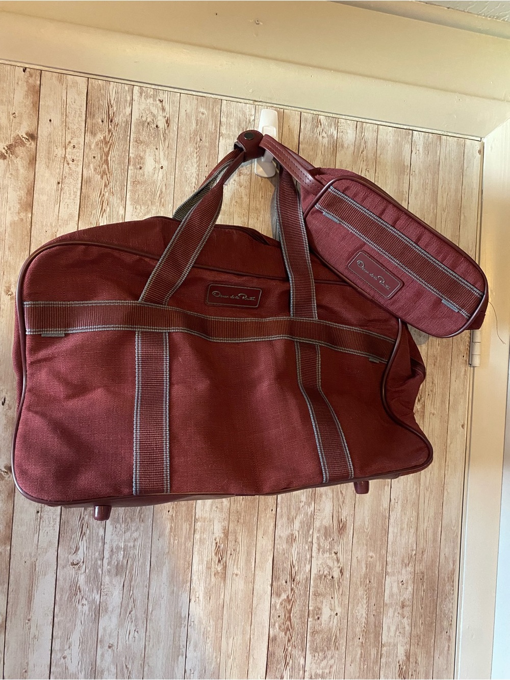 Oscar de la Renta Maroon Travel Duffel bag with Matching Toiletry bag Vintage
